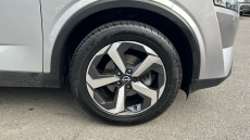 Nissan Qashqai 1.3 DiG-T MH N-Connecta 5dr Petrol Hatchback